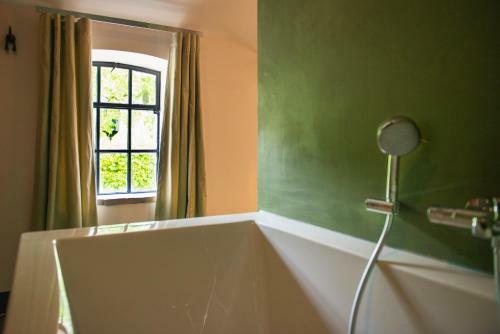 Bed & Breakfast De Heeren Van Tuil