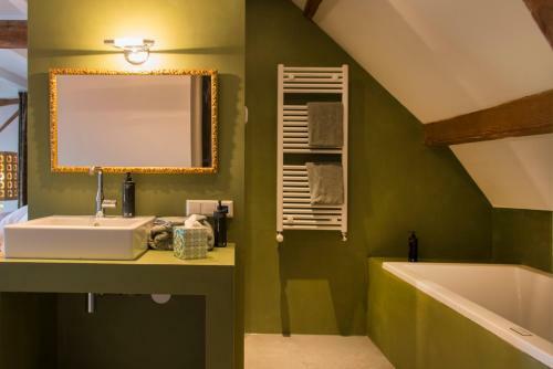 Bed & Breakfast De Heeren Van Tuil