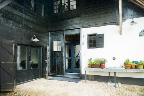 Bed & Breakfast De Heeren Van Tuil