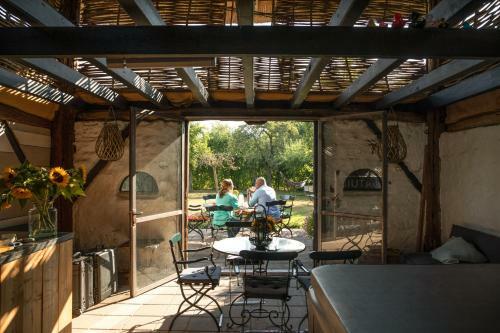 Bed & Breakfast De Heeren Van Tuil