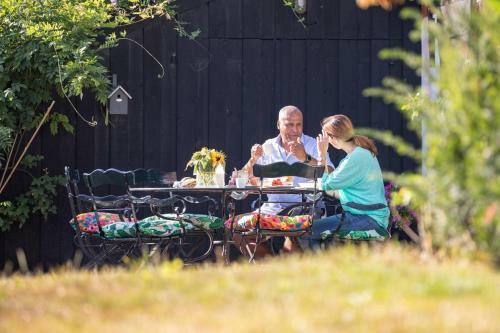 Bed & Breakfast De Heeren Van Tuil