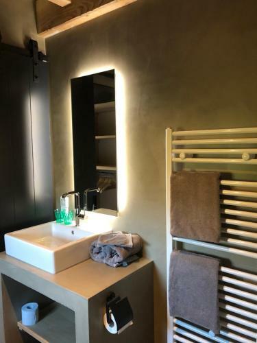 Bed & Breakfast De Heeren Van Tuil