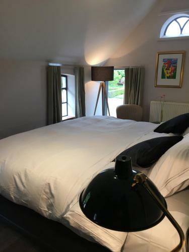 Bed & Breakfast De Heeren Van Tuil