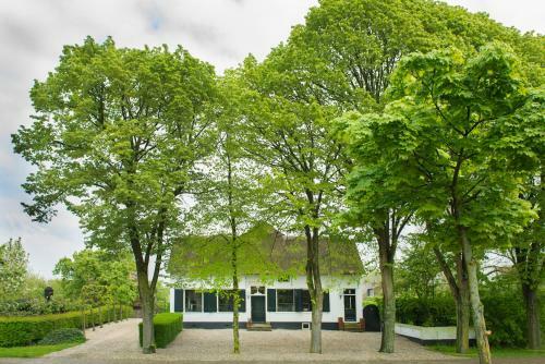 Bed & Breakfast De Heeren Van Tuil