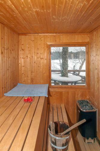Comfortable Cottage At Scenic Lake
