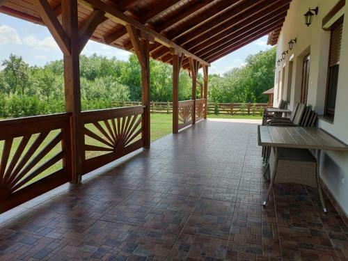 Hostal Gondos Vend�gh�z