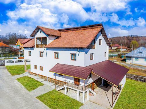Hostal Pensiunea Day & Deny