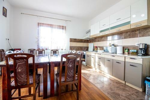 Hostal Pensiunea Day & Deny