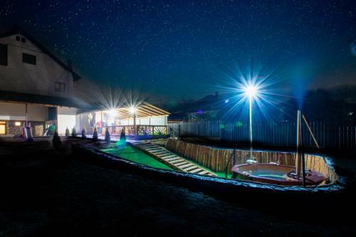 Hostal Pensiunea Day & Deny