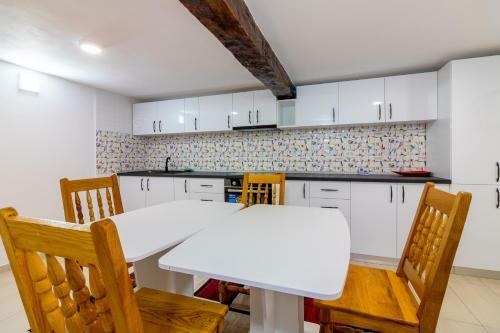 Hostal Pensiunea D & Ylan