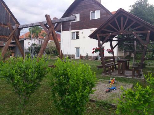 Hostal Maksai Vend�gh�z
