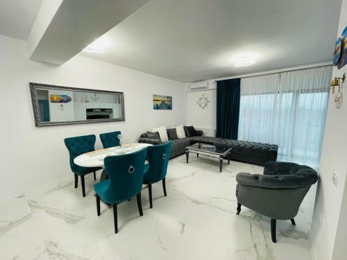Gray Apartment Mamaia Nord