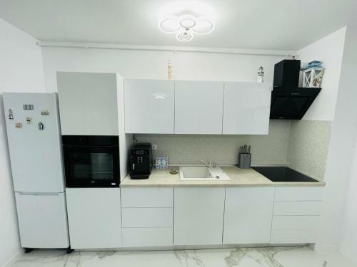 Gray Apartment Mamaia Nord