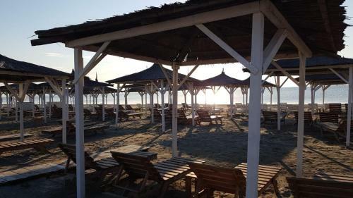 Gray Apartment Mamaia Nord