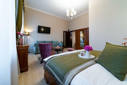 Central Harmony Apartment