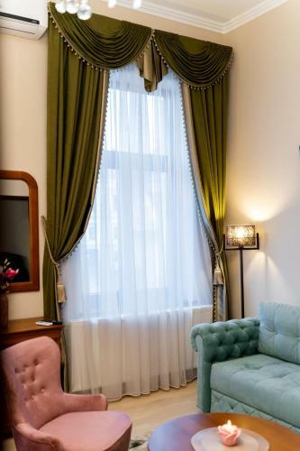 Central Harmony Apartment