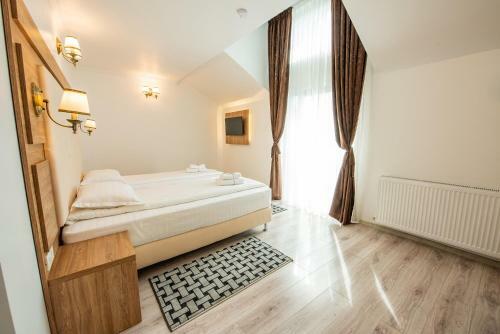 Hostal Pensiunea Carul Cu Flori