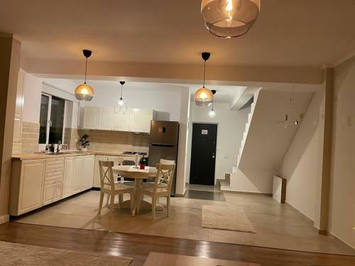 Villa Vila de Lux In Otopeni 3 Dormitoare Si Living