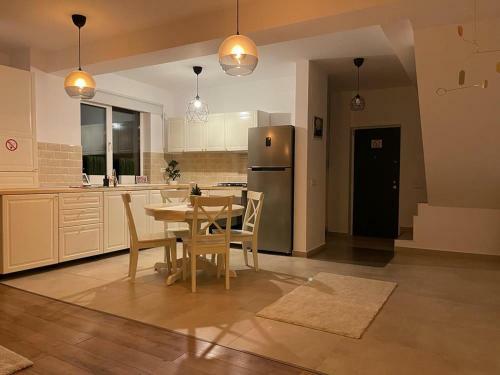 Villa Vila de Lux In Otopeni 3 Dormitoare Si Living