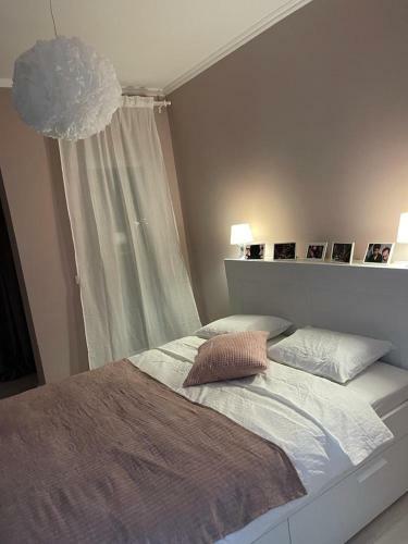 Villa Vila de Lux In Otopeni 3 Dormitoare Si Living