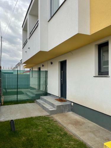 Villa Vila de Lux In Otopeni 3 Dormitoare Si Living