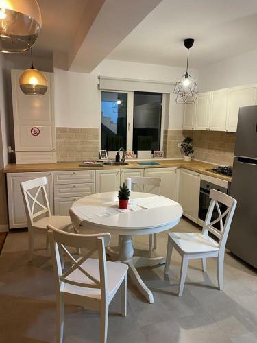 Villa Vila de Lux In Otopeni 3 Dormitoare Si Living