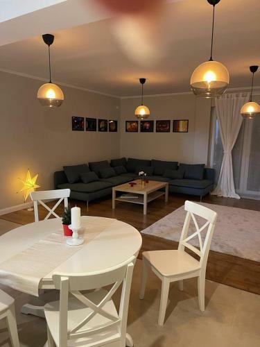 Villa Vila de Lux In Otopeni 3 Dormitoare Si Living