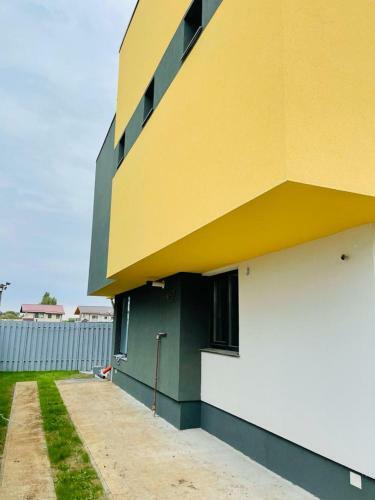 Villa Vila de Lux In Otopeni Cu Living Si 3 Dormitoare