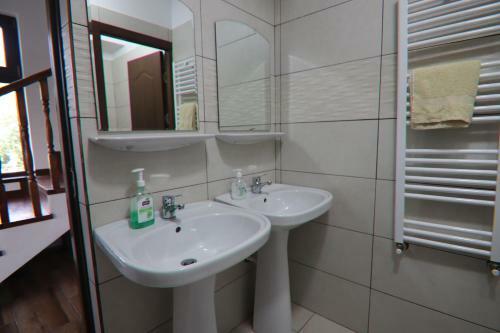 Hostal Pensiunea Emelys