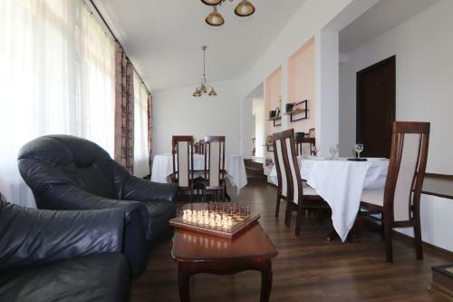 Hostal Pensiunea Emelys