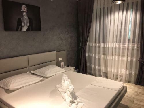 Arthemis Apartment