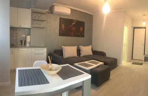 Arthemis Apartment