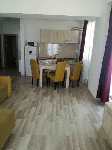 Summerland Sea View Apartment