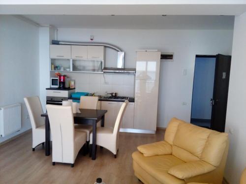 Green Lake Apartment 13