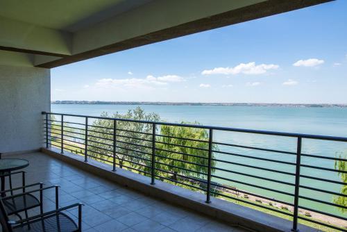 Green Lake Apartment 13
