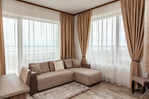 Summerland Sea View Apartment