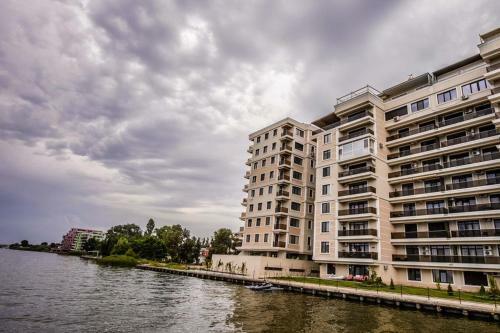 Sailing Lake Mamaia Apartment