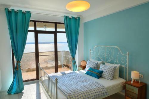 Sailing Lake Mamaia Apartment