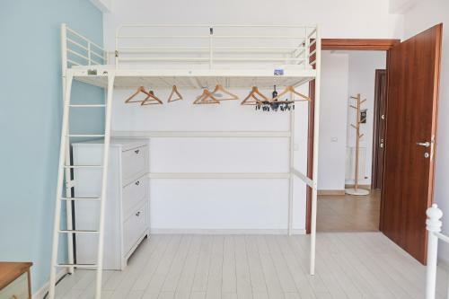 Sailing Lake Mamaia Apartment
