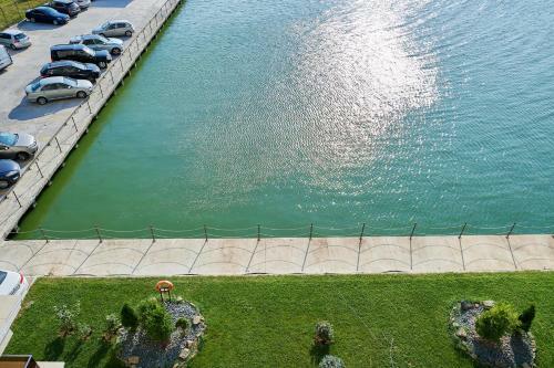 Sailing Lake Mamaia Apartment