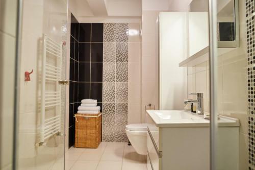 Sailing Lake Mamaia Apartment