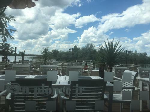 Seaside Piano Bar Apartament