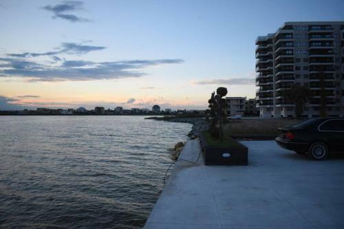 Apartment By The Lake With A View