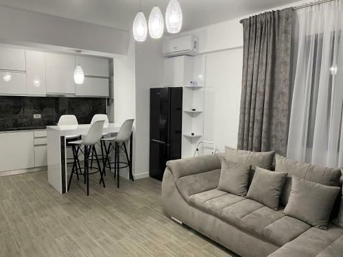 Darius Apartment Mamaia - Lake View