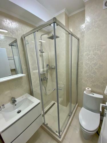 Mirror Lake Apartments