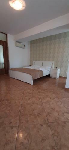 Yamira Apartments