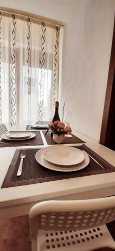 Yamira Apartments