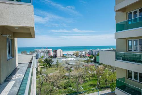 Moonlight Sky Mamaia Apartment