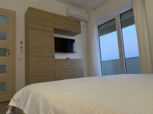 Moonlight Summer Apartment
