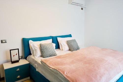 Crazy Sea View 2br Apartment Alezzi Spa Pools Parking